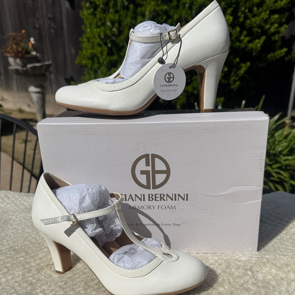 Giani Bernini Cream Women's Heels